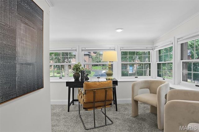 7401 Oxford Drive, St Louis, MO 63105