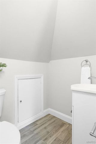 7401 Oxford Drive, St Louis, MO 63105