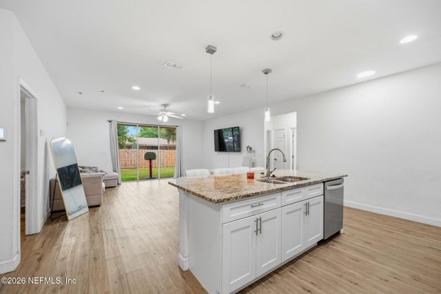 9520 E HARRIET Avenue, Jacksonville, FL 32208