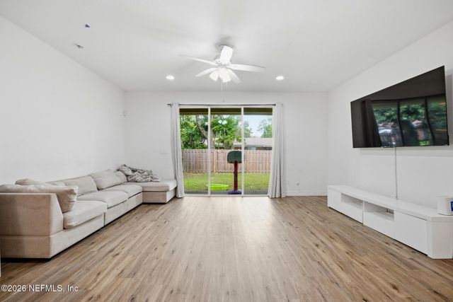 9520 E HARRIET Avenue, Jacksonville, FL 32208