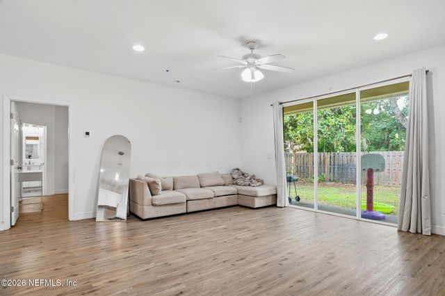 9520 E HARRIET Avenue, Jacksonville, FL 32208