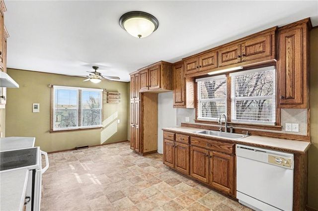 12120 SE West Road, Edgerton, MO 64444
