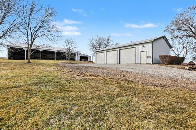 12120 SE West Road, Edgerton, MO 64444