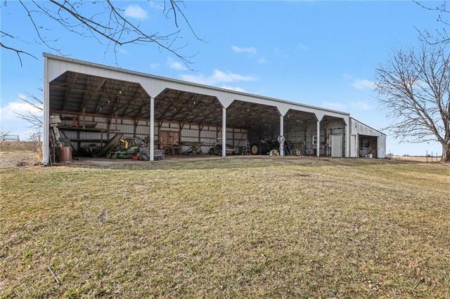 12120 SE West Road, Edgerton, MO 64444