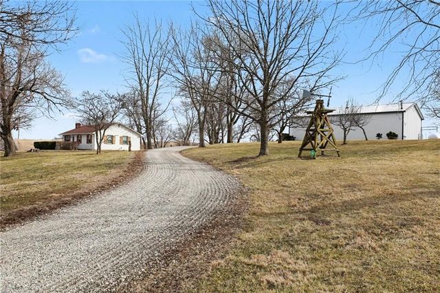12120 SE West Road, Edgerton, MO 64444