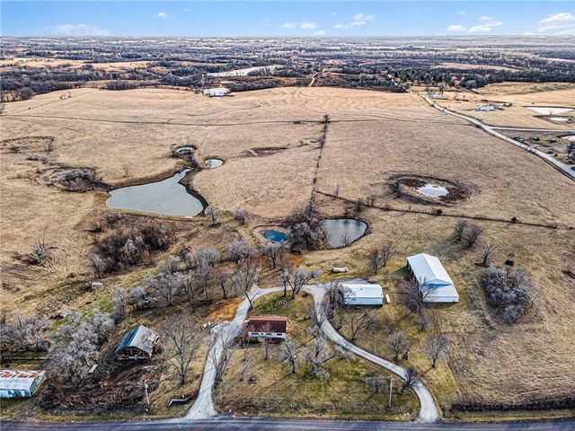 12120 SE West Road, Edgerton, MO 64444
