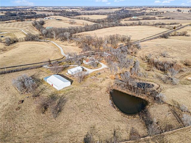 12120 SE West Road, Edgerton, MO 64444