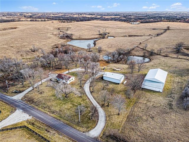12120 SE West Road, Edgerton, MO 64444