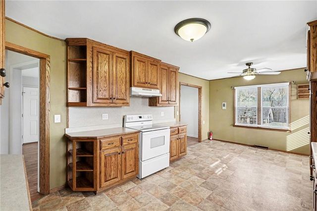 12120 SE West Road, Edgerton, MO 64444