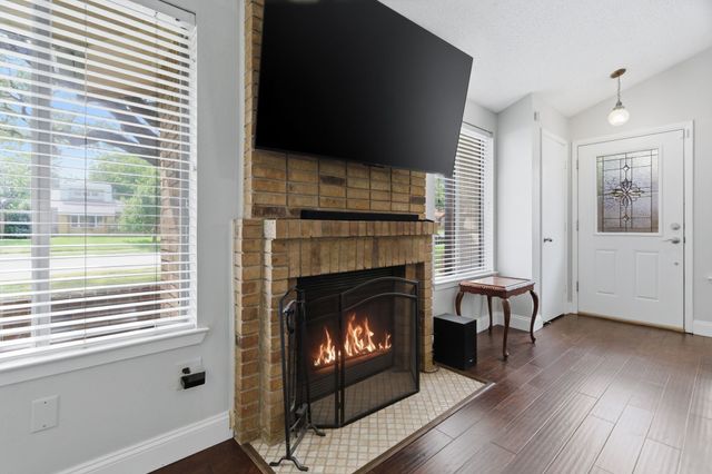 633 Hunters Glen Street, Lewisville, TX 75067