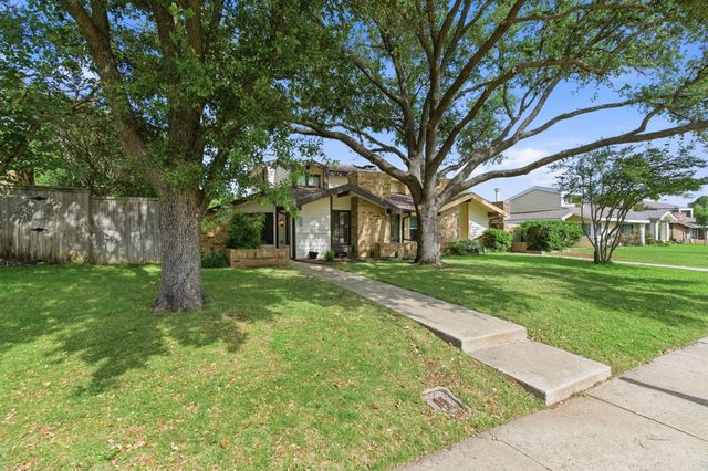 633 Hunters Glen Street, Lewisville, TX 75067