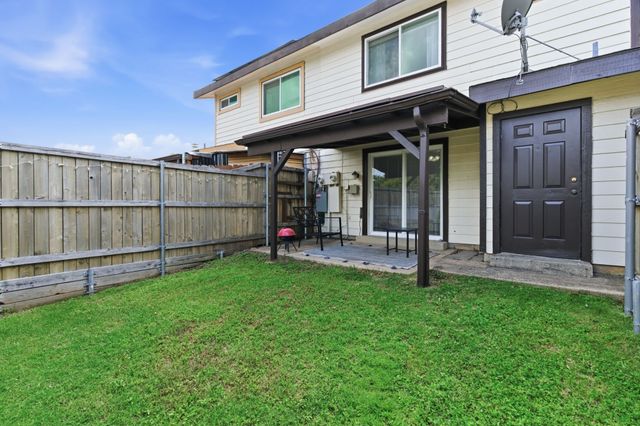 633 Hunters Glen Street, Lewisville, TX 75067
