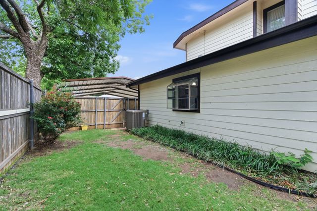 633 Hunters Glen Street, Lewisville, TX 75067