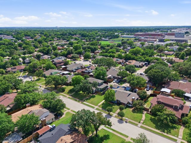 633 Hunters Glen Street, Lewisville, TX 75067