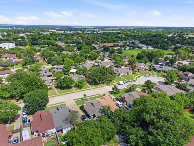 633 Hunters Glen Street, Lewisville, TX 75067