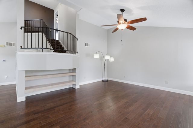 633 Hunters Glen Street, Lewisville, TX 75067