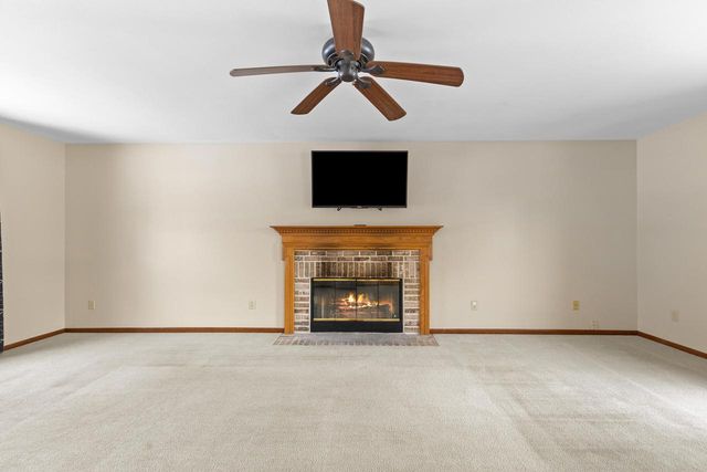 S38W27600 Windsong RIDGE, Waukesha, WI 53189