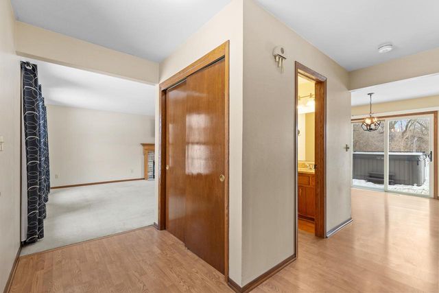 S38W27600 Windsong RIDGE, Waukesha, WI 53189