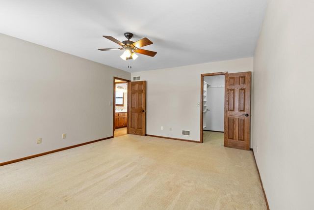 S38W27600 Windsong RIDGE, Waukesha, WI 53189