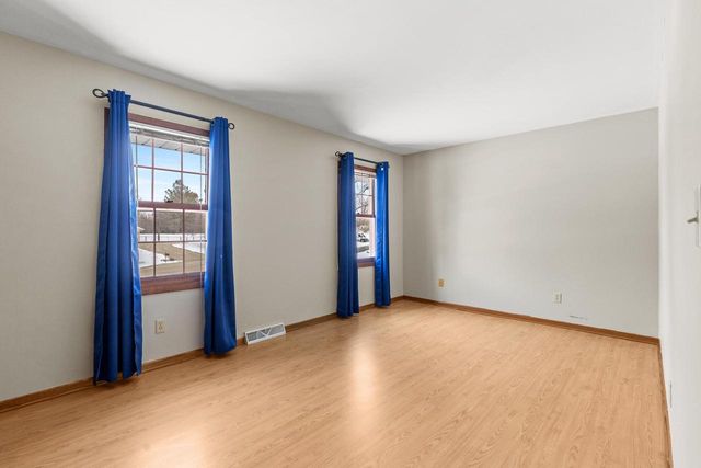 S38W27600 Windsong RIDGE, Waukesha, WI 53189