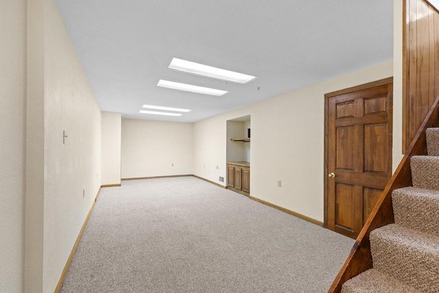 S38W27600 Windsong RIDGE, Waukesha, WI 53189