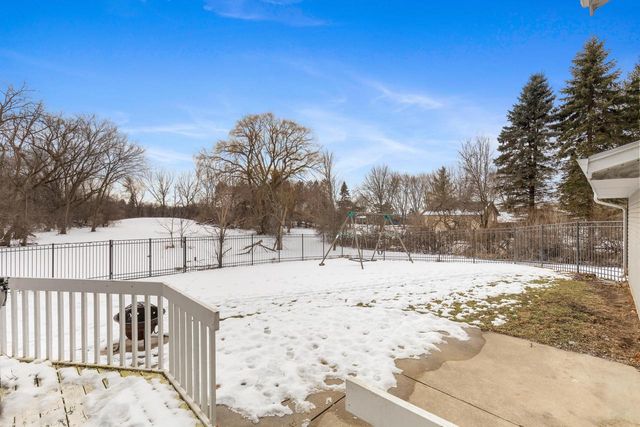 S38W27600 Windsong RIDGE, Waukesha, WI 53189