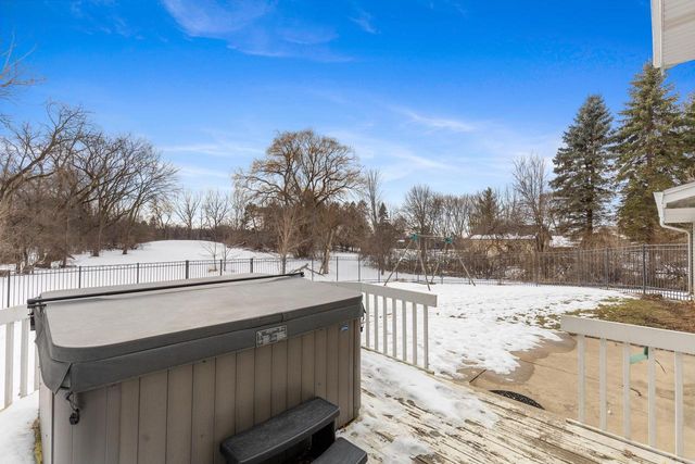 S38W27600 Windsong RIDGE, Waukesha, WI 53189