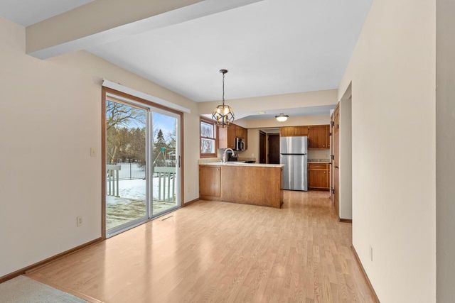 S38W27600 Windsong RIDGE, Waukesha, WI 53189