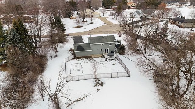 S38W27600 Windsong RIDGE, Waukesha, WI 53189