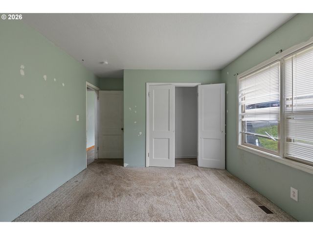 1710 Se MAIN St, Roseburg, OR 97470