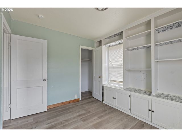 1710 Se MAIN St, Roseburg, OR 97470