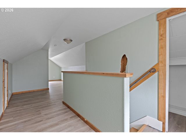 1710 Se MAIN St, Roseburg, OR 97470