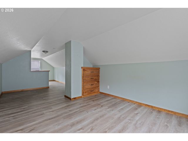 1710 Se MAIN St, Roseburg, OR 97470