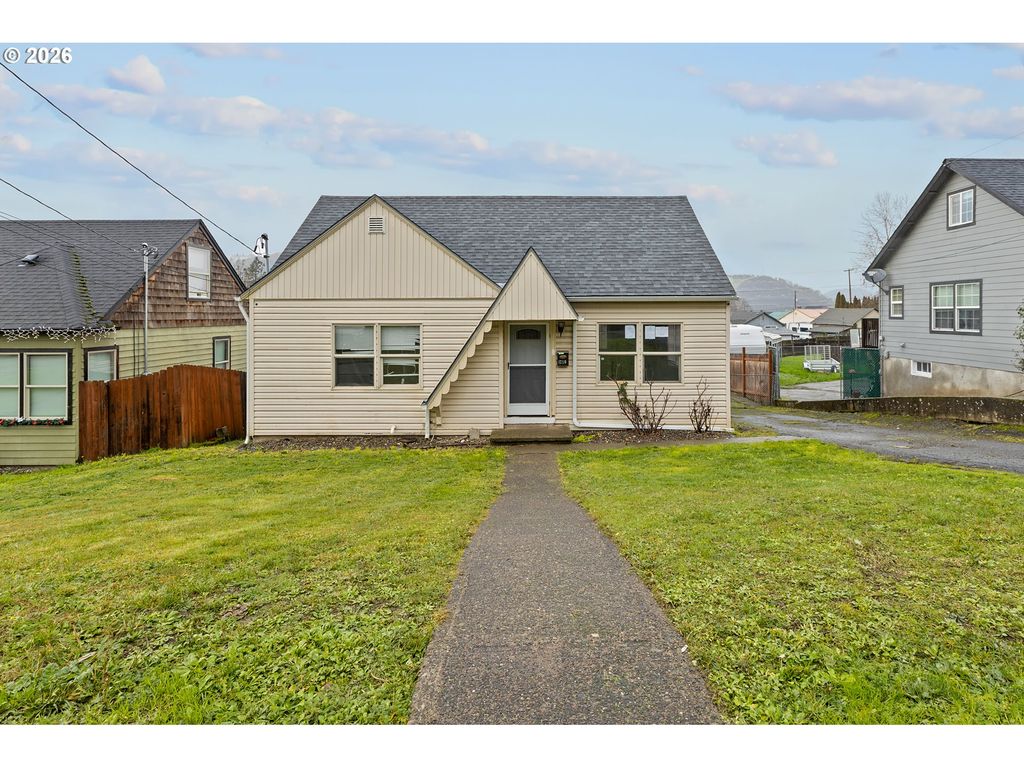 1710 Se MAIN St, Roseburg, OR 97470