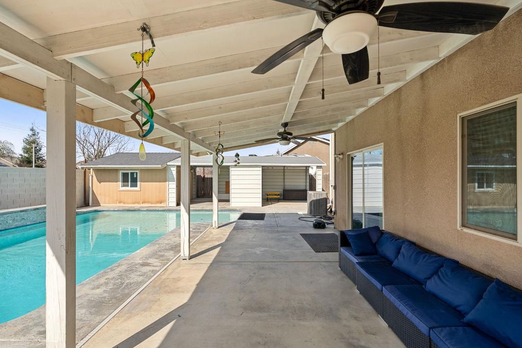 Image 38 of property listing at 2327 N Elm, Visalia, CA 93291