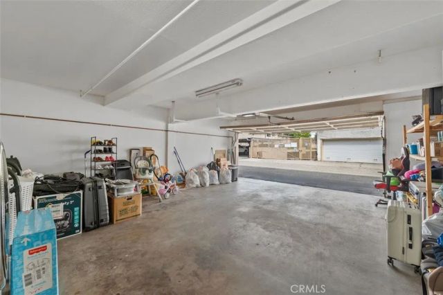18415 Collins, Tarzana, CA 91356
