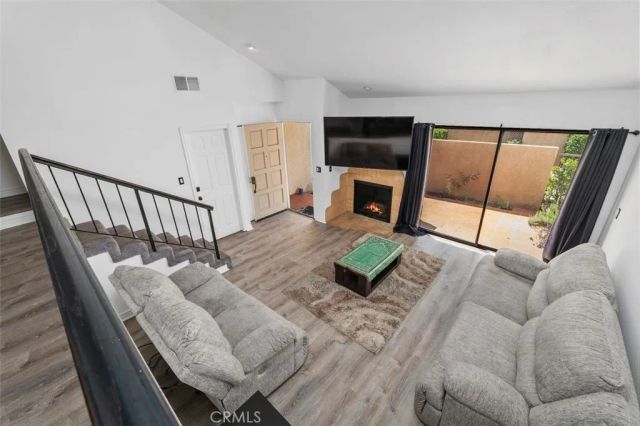 18415 Collins, Tarzana, CA 91356