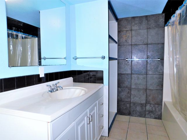 1007 W Collins Street, Denton, TX 76201
