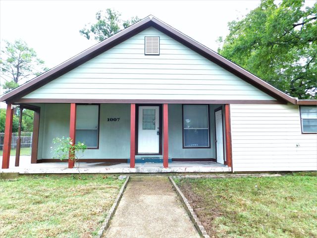 1007 W Collins Street, Denton, TX 76201