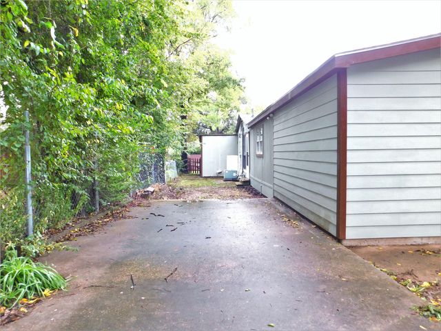 1007 W Collins Street, Denton, TX 76201