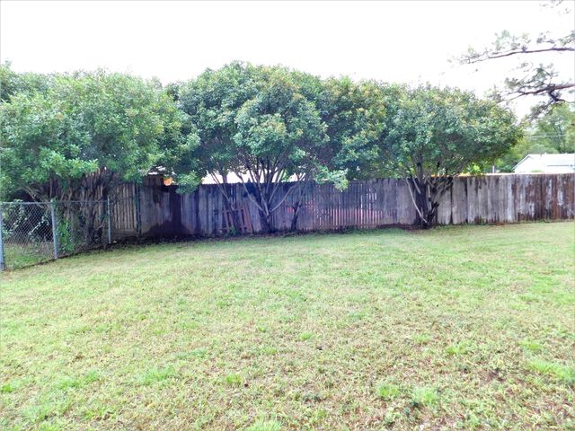 1007 W Collins Street, Denton, TX 76201