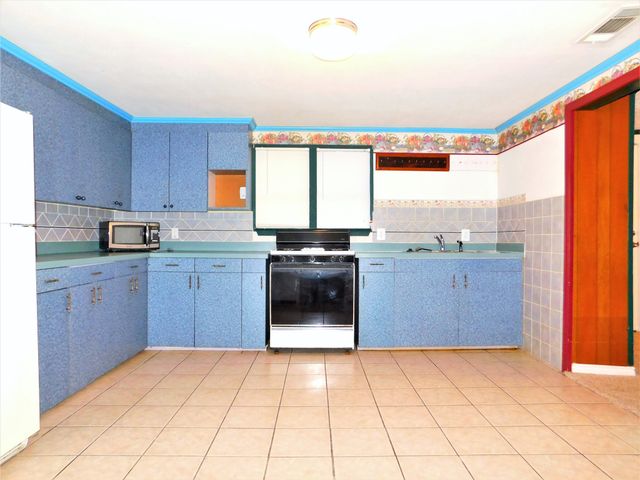 1007 W Collins Street, Denton, TX 76201