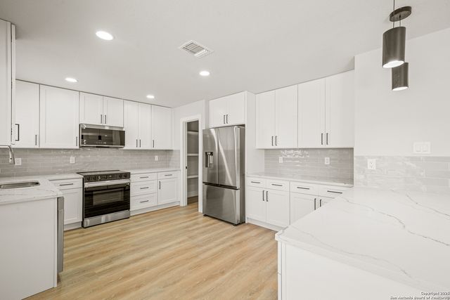 24615 Corral Gables, San Antonio, TX 78261