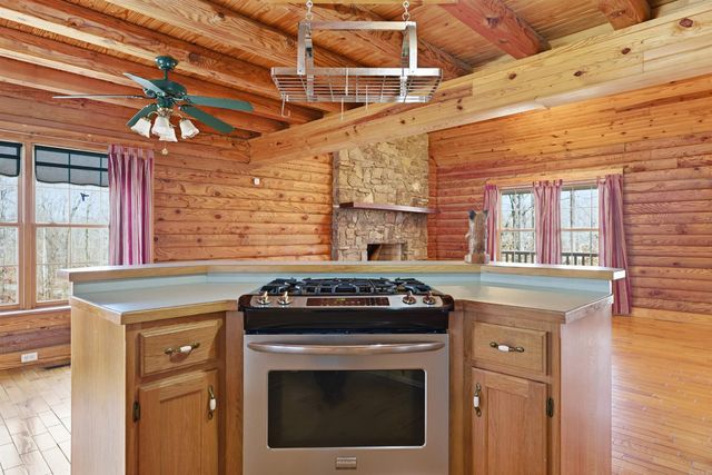 5621 Salt Creek Road, Benton, AR 72019