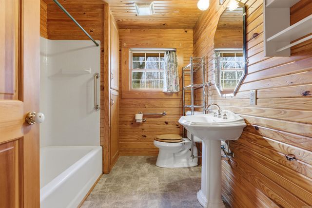 5621 Salt Creek Road, Benton, AR 72019