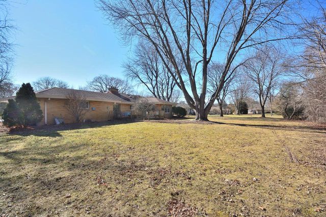 12700 Dunwoody DRIVE, Elm Grove, WI 53122