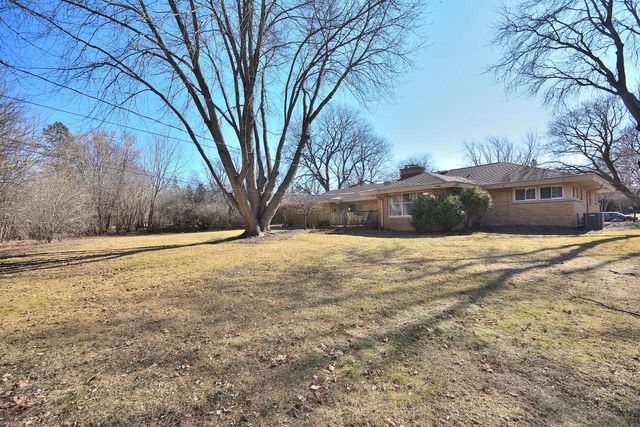 12700 Dunwoody DRIVE, Elm Grove, WI 53122