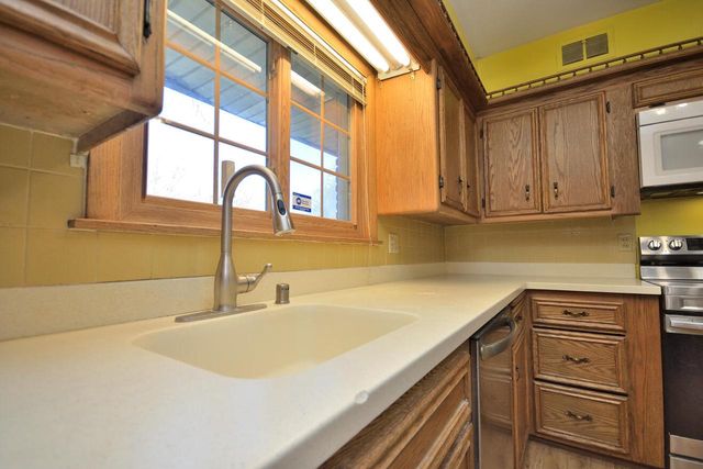 12700 Dunwoody DRIVE, Elm Grove, WI 53122