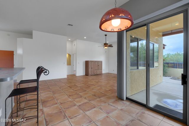 2702 S Falcon View Drive, Tucson, AZ 85713