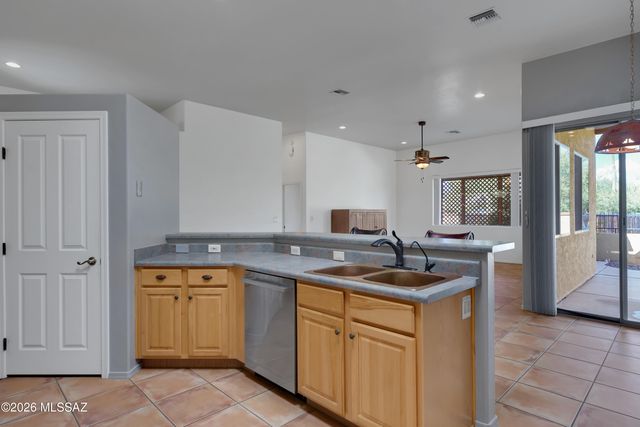 2702 S Falcon View Drive, Tucson, AZ 85713